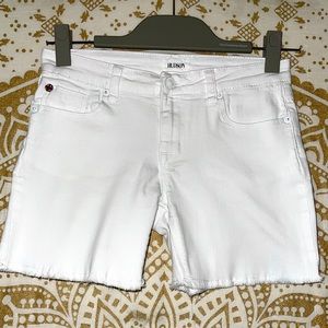 ✨HP✨ “HUDSON” WHITE JEAN SHORTS 
BUTTON & ZIP CLOSURE…LIKE NEW, GIRLS SIZE 16